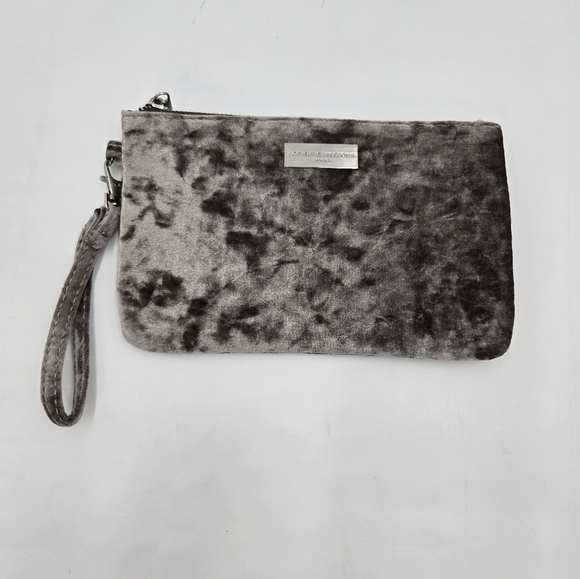 Adrienne Vittadini Gray Velvet Charging Wallet Wristlet - MSRP iPhone USB - Picture 1 of 9